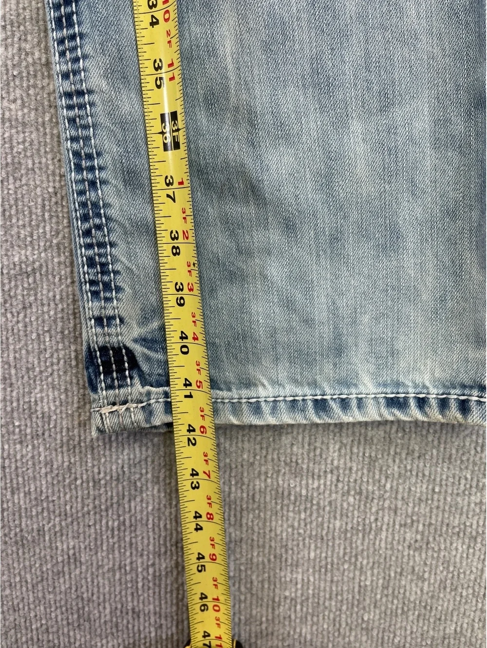 BKE Jake Mens Jeans Size 32R Light Wash Distressed Straight Leg Denim